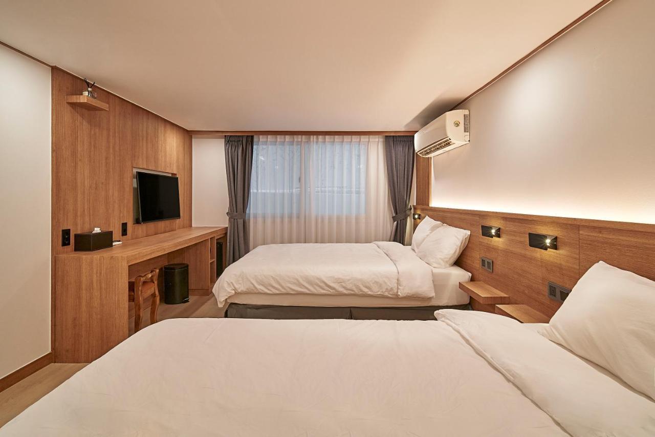 Monday Cracker Hongdae Hotel Сеул Екстериор снимка