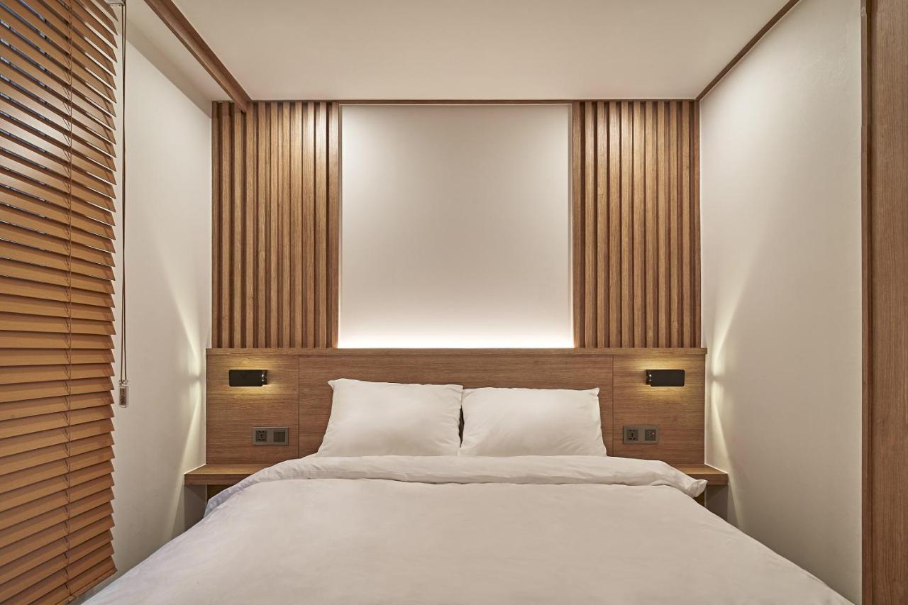 Monday Cracker Hongdae Hotel Сеул Екстериор снимка