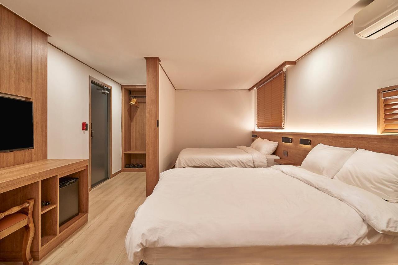 Monday Cracker Hongdae Hotel Сеул Екстериор снимка